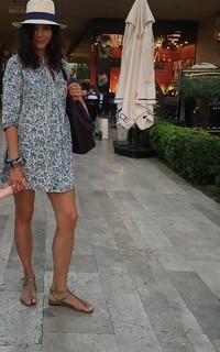Hande Ataizi feet photo 20