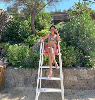 Hande Ataizi feet photo 4
