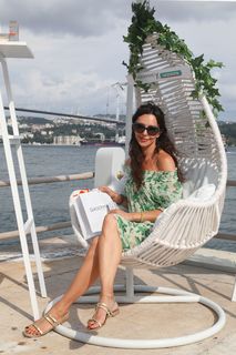 Hande Ataizi feet photo 15