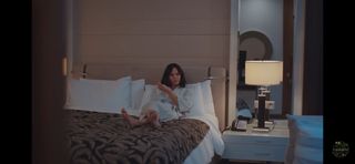 Hande Ataizi feet photo 2