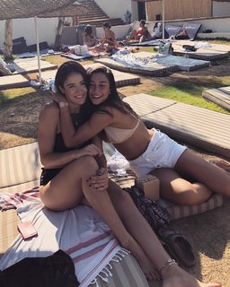 Hande Baladin feet photo 3