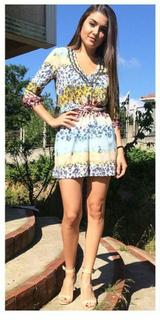 Hande Erçel feet photo thumbnail