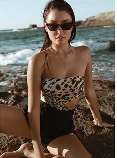 Hande Erçel feet photo thumbnail
