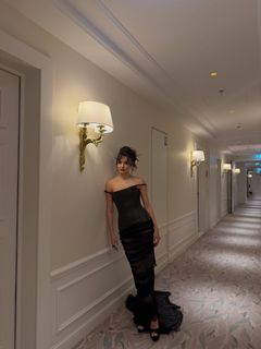 Hande Erçel feet photo 18