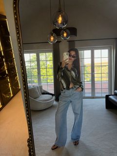 Hande Erçel feet photo 12
