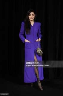 Hande Erçel feet photo 16