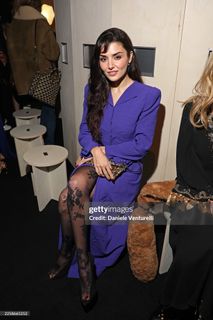 Hande Erçel feet photo 15