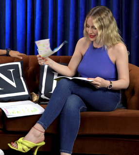 Hande Sarioglu feet photo thumbnail