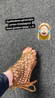 Hande Sarioglu feet photo thumbnail