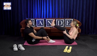 Hande Sarioglu feet photo thumbnail