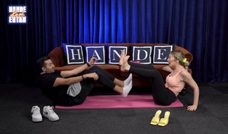 Hande Sarioglu feet photo thumbnail