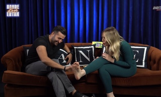 Hande Sarioglu feet photo thumbnail