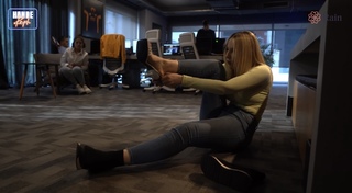 Hande Sarioglu feet photo thumbnail