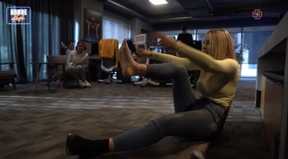 Hande Sarioglu feet photo thumbnail