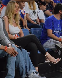 Hande Sarioglu feet photo thumbnail