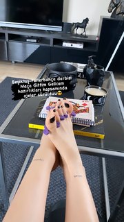 Hande Sarioglu feet photo thumbnail
