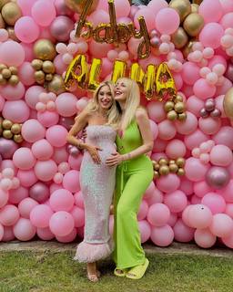 Hande Sarioglu feet photo thumbnail