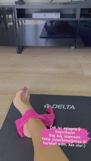 Hande Sarioglu feet photo thumbnail