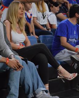 Hande Sarioglu feet photo thumbnail