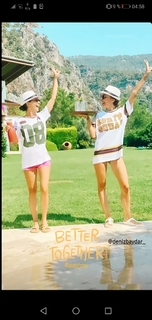 Hande Soral feet photo 11