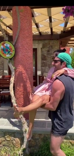 Hande Soral feet photo 10