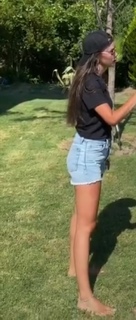 Hande Soral feet photo 19