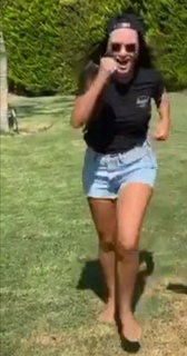 Hande Soral feet photo 15