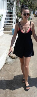 Hande Soral feet photo 12