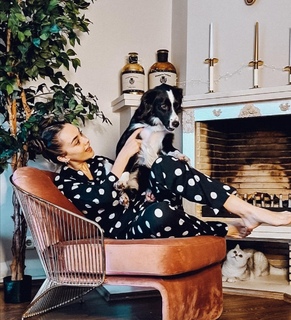 Hande Soral feet photo 9