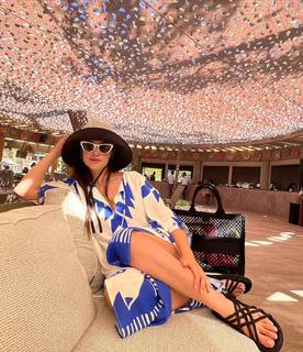 Hande Soral feet photo 16