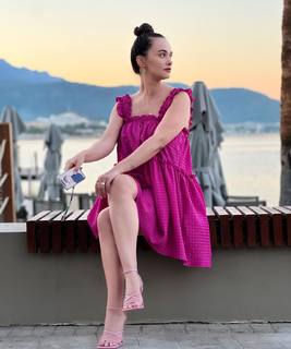 Hande Soral feet photo 15
