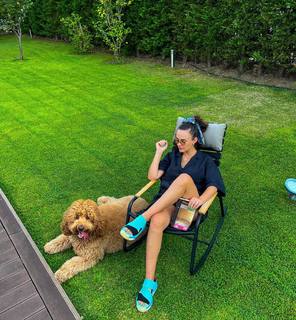 Hande Soral feet photo 13