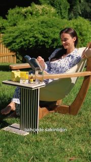 Hande Soral feet photo 2