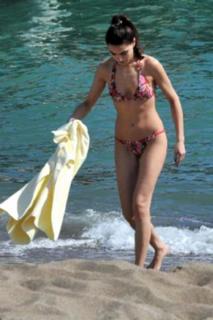 Hande Subasi feet photo 4