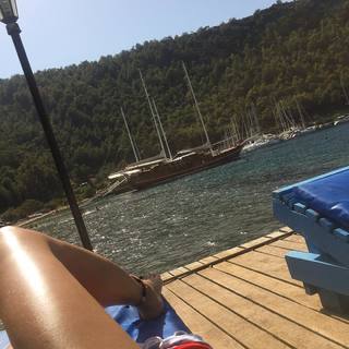 Hande Subasi feet photo 7