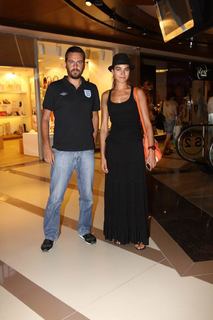 Hande Subasi feet photo 2