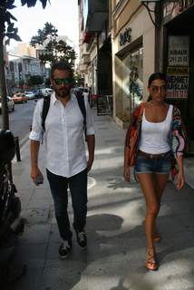 Hande Subasi feet photo 1