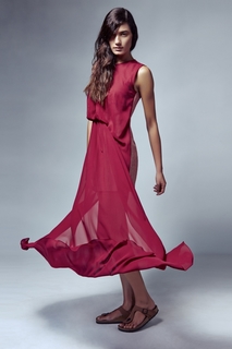 Hande Subasi feet photo 19