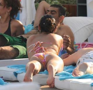 Hande Subasi feet photo 1