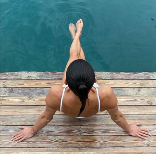 Hande Subasi feet photo 10