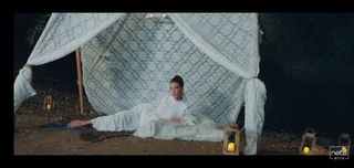 Hande Subasi feet photo 2
