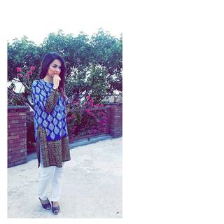 Hania Aamir feet photo thumbnail