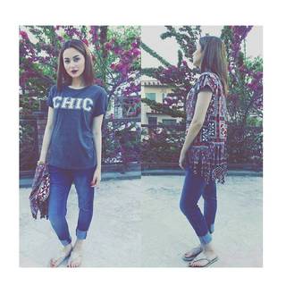 Hania Aamir feet photo thumbnail