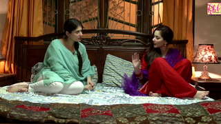 Hania Aamir feet photo thumbnail