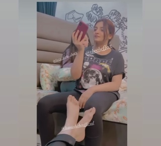 Hania Aamir feet photo thumbnail