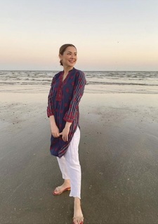 Hania Aamir feet photo thumbnail