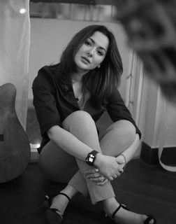 Hania Aamir feet photo thumbnail