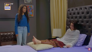 Hania Aamir feet photo thumbnail