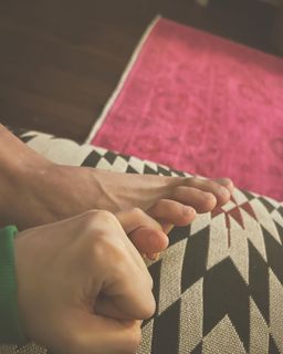 Hania Aamir feet photo thumbnail