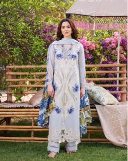 Hania Aamir feet photo thumbnail